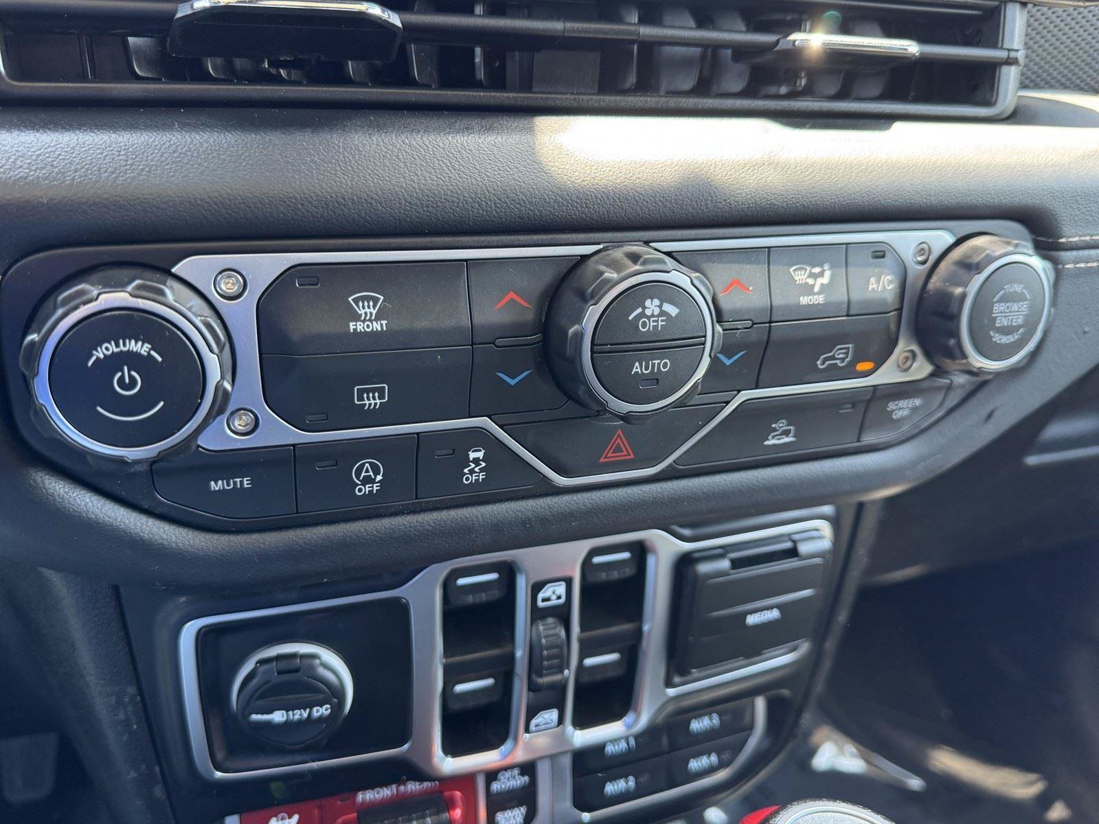 Used 2026 Jeep Gladiator Rubicon AWD/4WD image 21