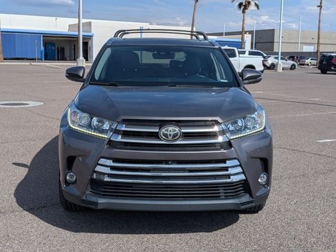 Used 2019 Toyota Highlander Limited Platinum w/ Carpet Mat Package (TMS) AWD/4WD image 2
