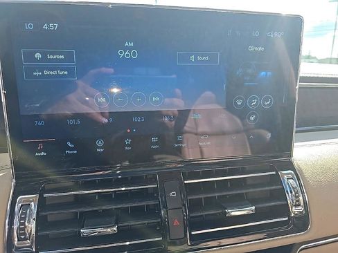 Used 2024 Lincoln Navigator Premiere image 18