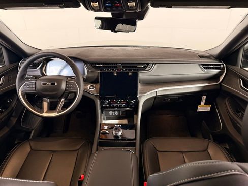 New 2025 Jeep Grand Cherokee L Limited w/ Luxury Tech Group II AWD/4WD image 22