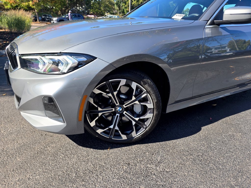 Used 2025 BMW 330i xDrive Sedan w/ Convenience Package AWD/4WD image 2