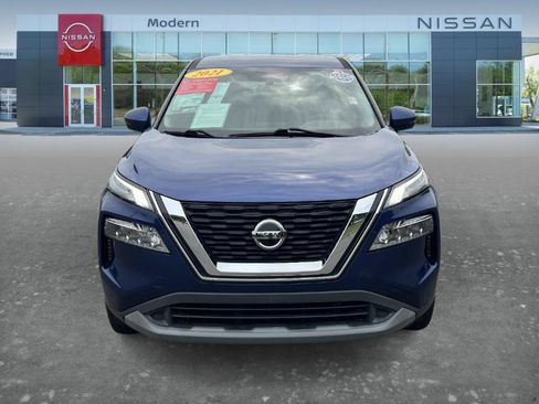 Certified 2021 Nissan Rogue SV FWD image 2
