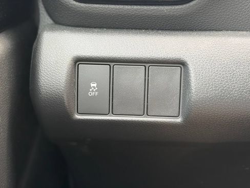 Used 2025 Honda Pilot Sport image 32