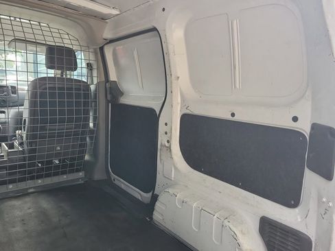 Certified 2018 Nissan NV200 S image 16