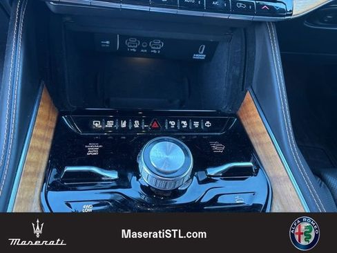 Used 2022 Jeep Grand Wagoneer Series III image 12