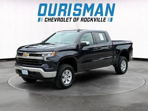 Used 2023 Chevrolet Silverado 1500 LT AWD/4WD image 2