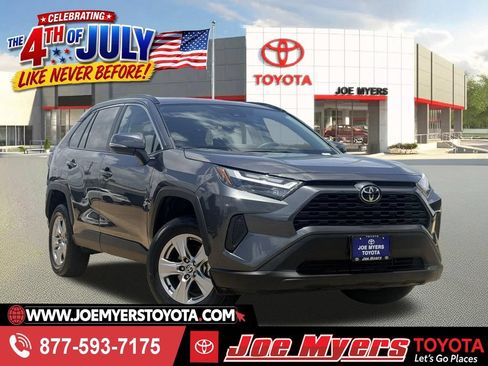 Used 2025 Toyota RAV4 XLE FWD image 1
