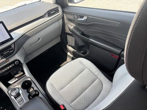 Used 2023 Ford Escape Active w/ Tech Pack #2 AWD/4WD image 16