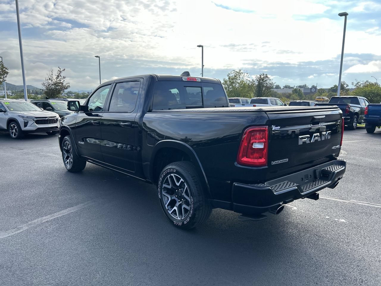 Used 2025 RAM 1500 Laramie AWD/4WD image 5
