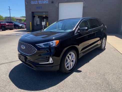 Certified 2024 Ford Edge SEL w/ Convenience Package AWD/4WD image 5