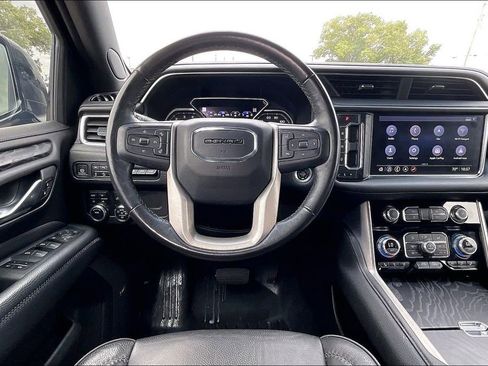 Used 2021 GMC Yukon XL Denali w/ LPO, Illumination Package AWD/4WD image 8