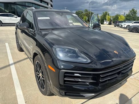 Used 2025 Porsche Cayenne S AWD/4WD image 23