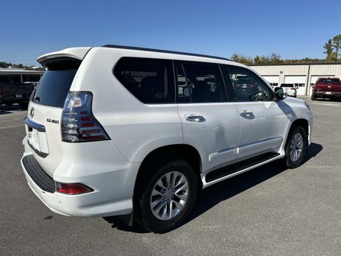 Used 2019 Lexus GX 460 image 4