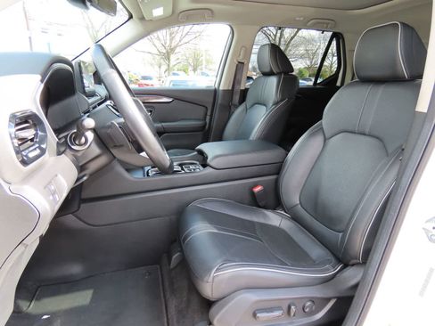 Used 2025 Honda Pilot Elite image 12