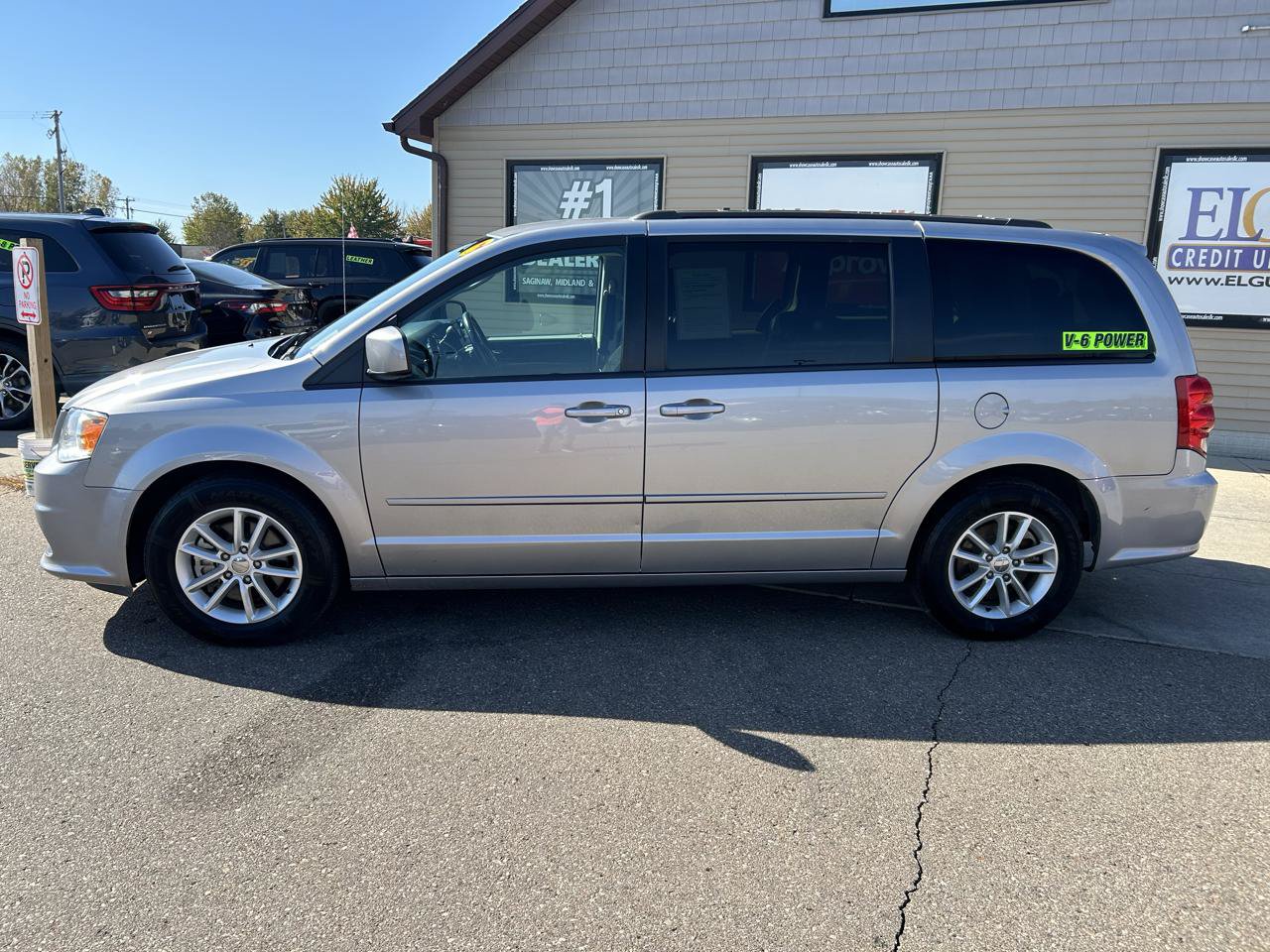 Used 2016 Dodge Grand Caravan SXT w/ Rear Park Assist Package FWD image 8