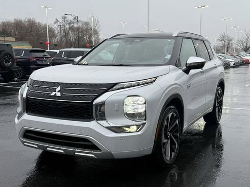 Used 2025 Mitsubishi Outlander SEL Black Edition image 3