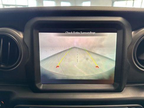 Used 2022 Jeep Wrangler Unlimited Sport image 36