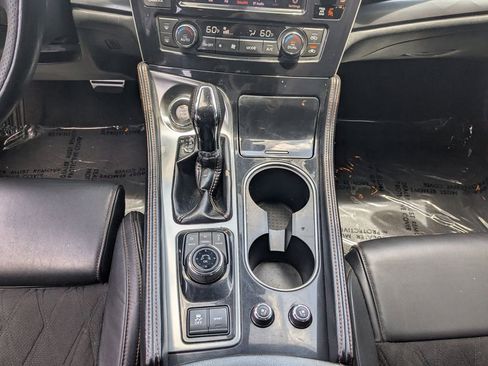 Used 2023 Nissan Maxima SR w/ Sport Mat Group FWD image 6