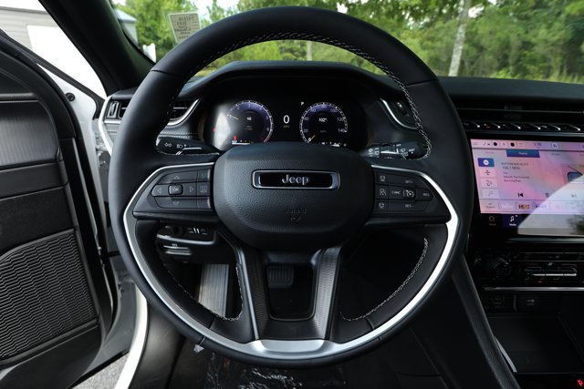 New 2027 Jeep Grand Cherokee Laredo X RWD image 11