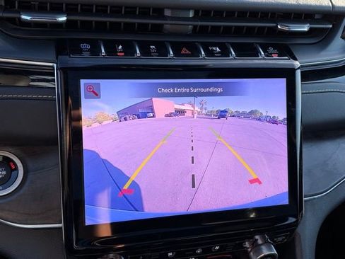 Used 2023 Jeep Grand Cherokee Overland w/ Luxury Tech Group IV image 26