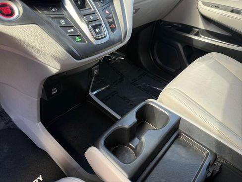 Used 2021 Honda Odyssey EX-L image 13