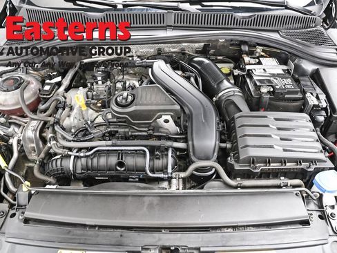 Used 2024 Volkswagen Jetta SE FWD image 7