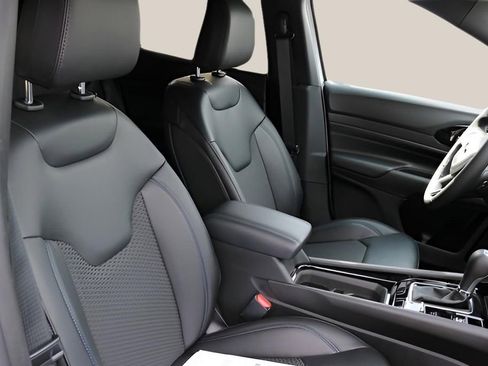 New 2026 Jeep Compass Latitude AWD/4WD image 20