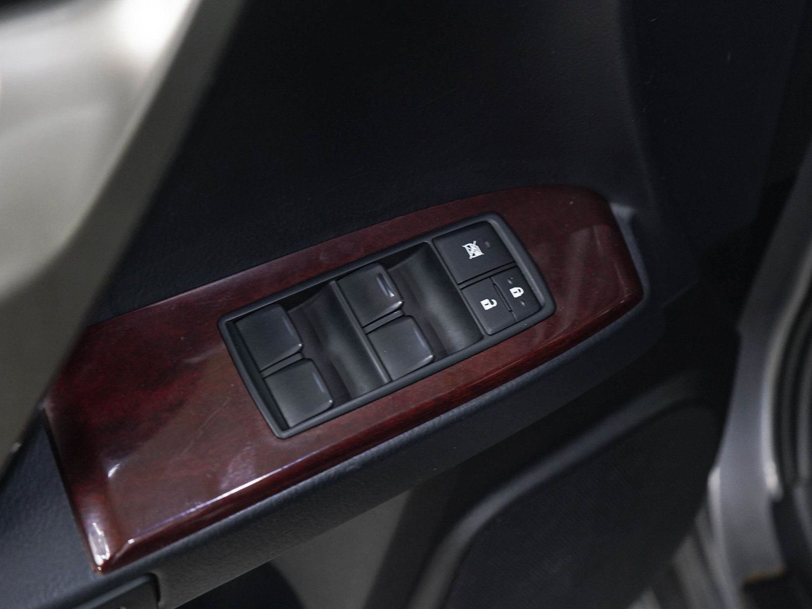Used 2015 Lexus GX 460 w/ Premium Package AWD/4WD image 19