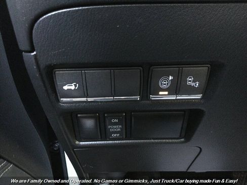 Used 2015 INFINITI QX80 2WD w/ Deluxe Technology Package image 48