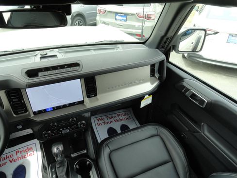 Used 2025 Ford Bronco Outer Banks w/ Sasquatch Package AWD/4WD image 21