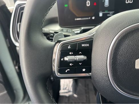 Certified 2025 Kia Sorento EX image 22