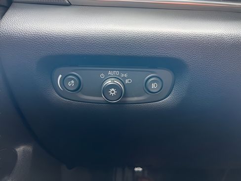 Used 2019 Chevrolet Traverse Premier image 26