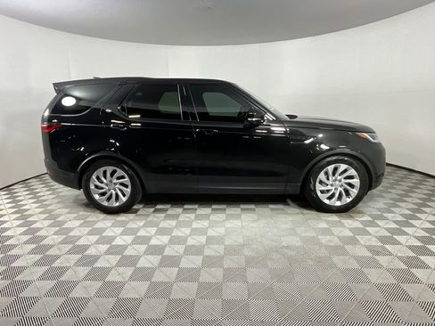 Used 2025 Land Rover Discovery S image 5