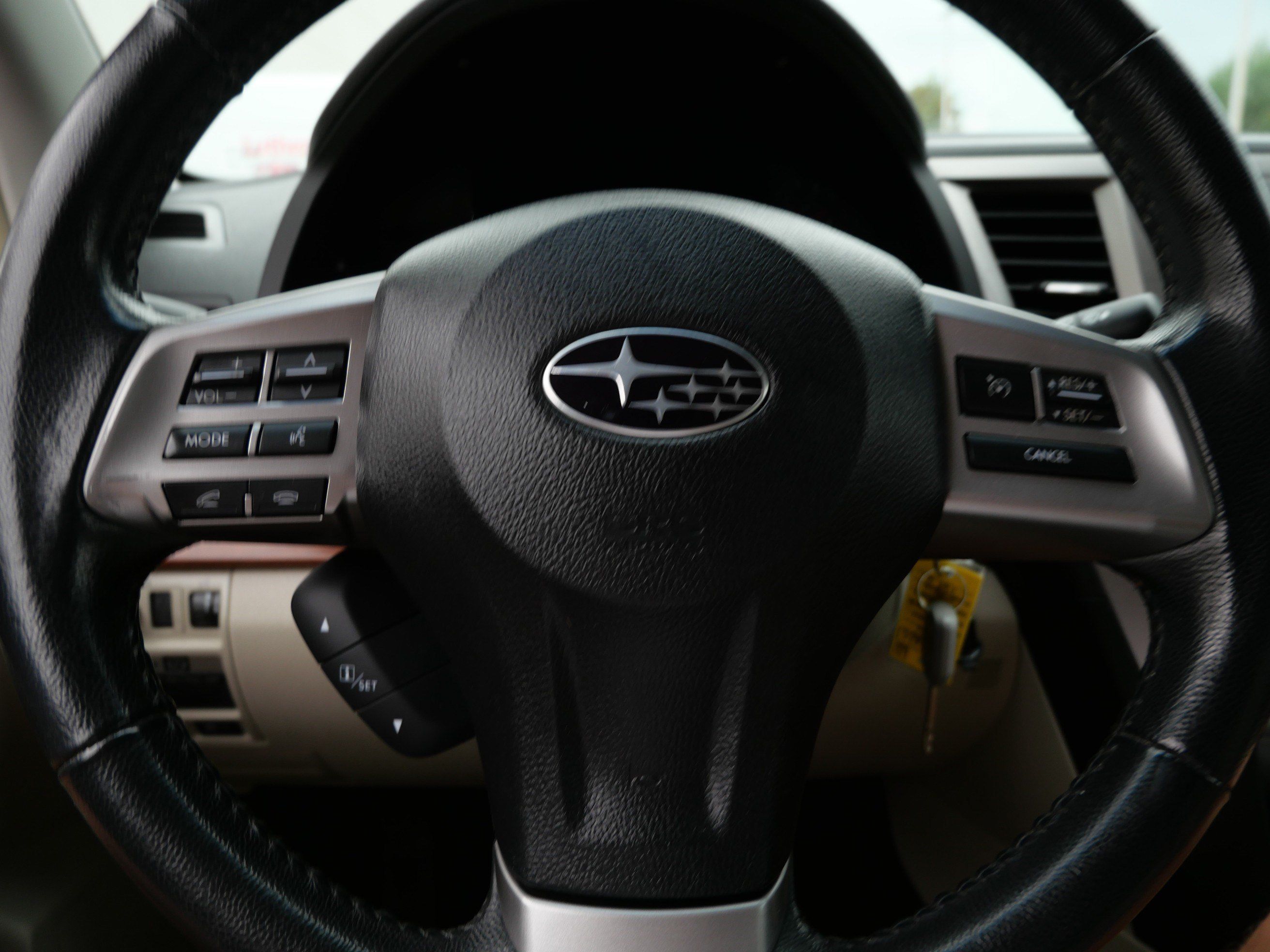Used 2014 Subaru Outback 2.5i Limited w/ Moonroof Package AWD/4WD image 25