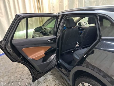 Certified 2021 Volkswagen ID.4 Pro S w/ Gradient Package image 28