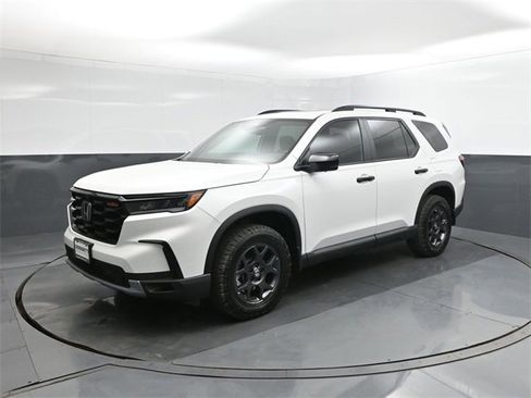 New 2025 Honda Pilot TrailSport image 34