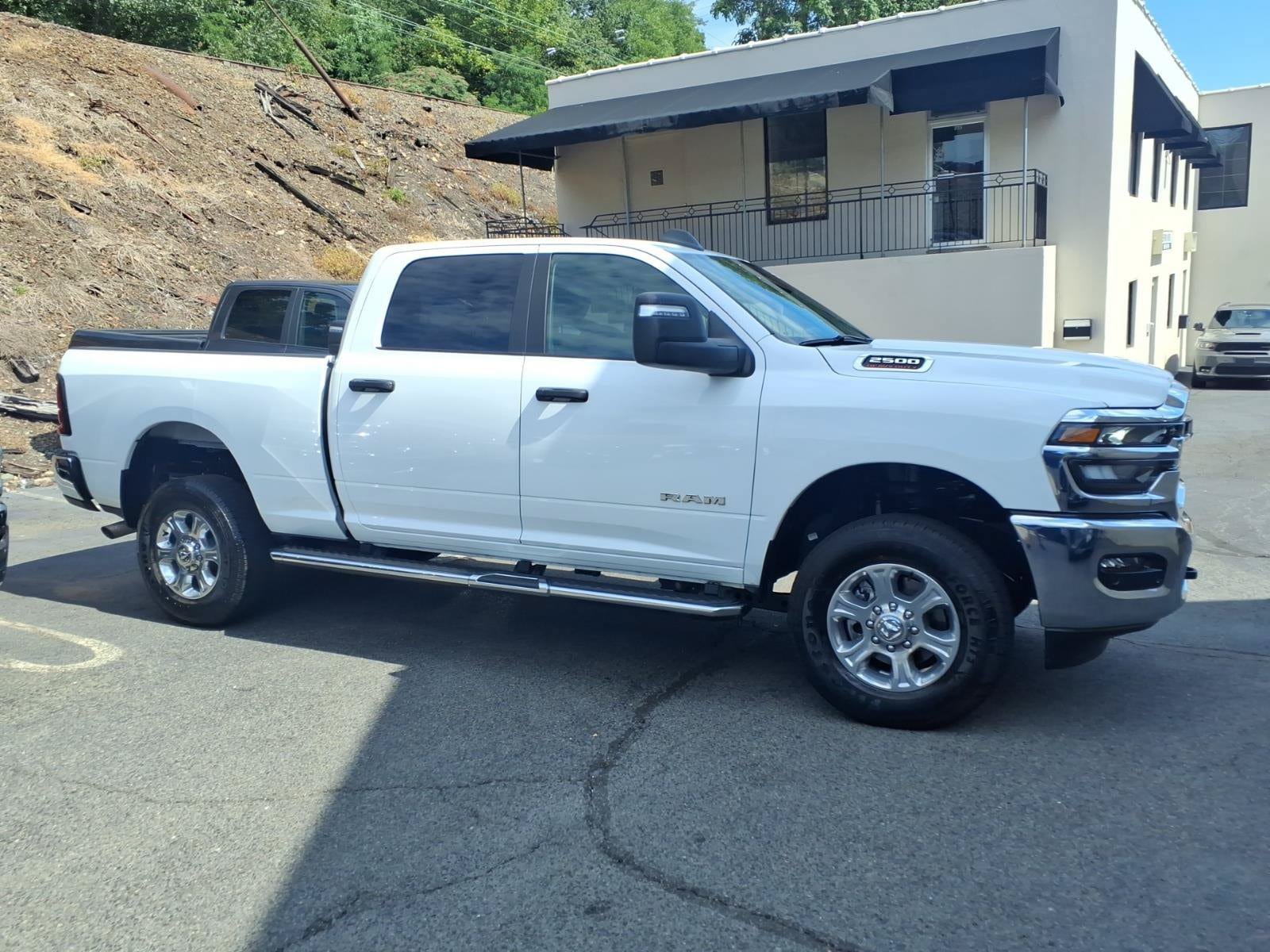 Used 2026 RAM 2500 Big Horn AWD/4WD image 4