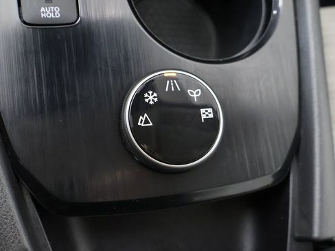 Used 2023 Nissan Rogue SV image 41