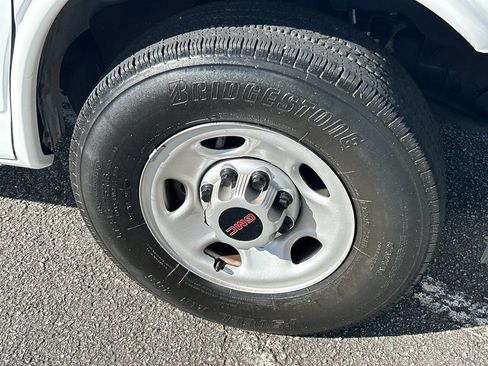 Used 2024 GMC Savana 2500 w/ Driver Convenience Package image 25