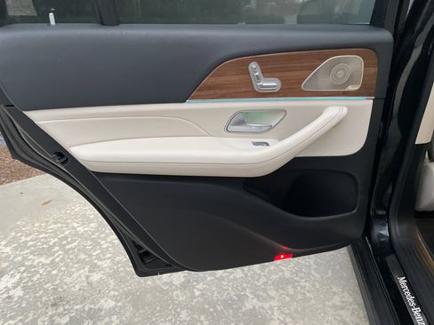 Certified 2023 Mercedes-Benz GLS 450 4MATIC image 40