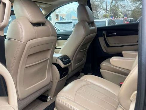 Used 2011 GMC Acadia Denali image 5