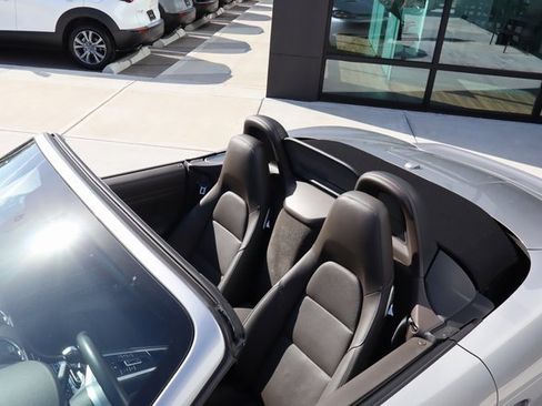 Used 2023 Porsche 718 Boxster image 8