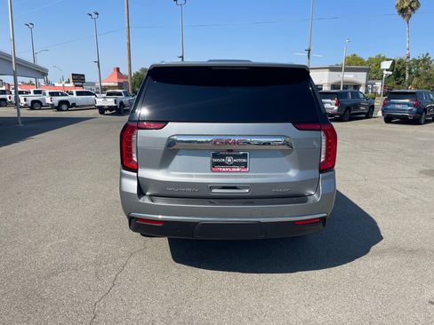 Used 2023 GMC Yukon XL SLT AWD/4WD image 7