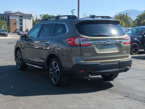 Used 2023 Subaru Ascent Touring AWD/4WD image 9