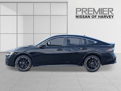 New 2026 Nissan Sentra SR w/ Floor Mat Package FWD image 2