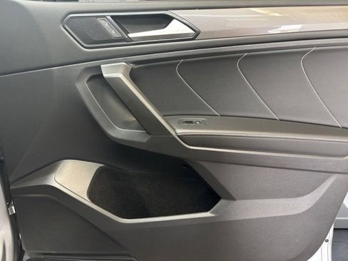 Certified 2022 Volkswagen Tiguan SE w/ Panoramic Sunroof Package image 28