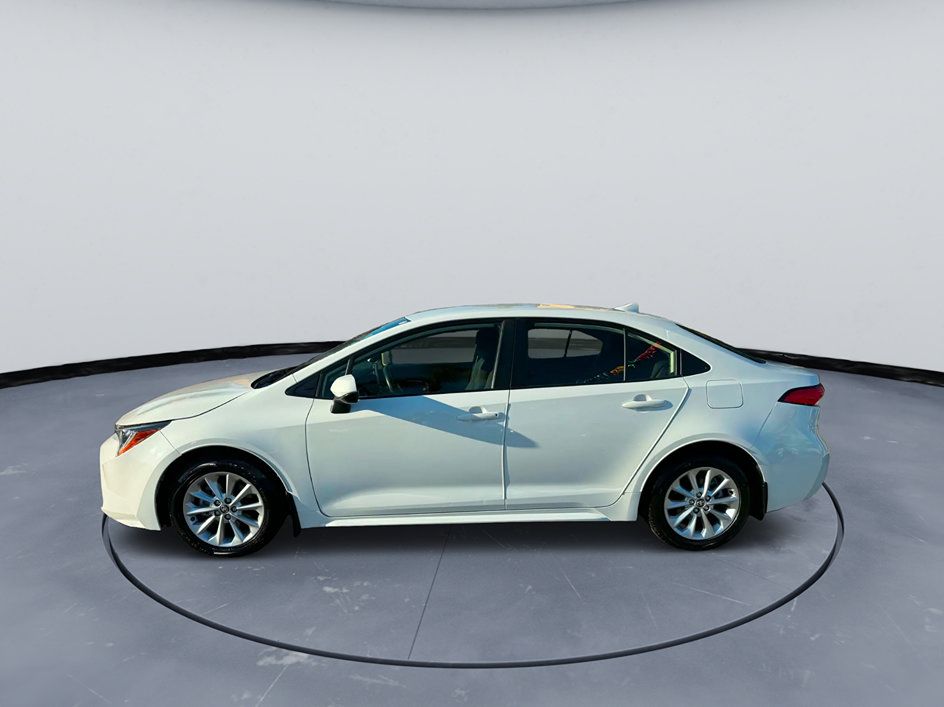 Used 2021 Toyota Corolla LE w/ LE Convenience Package FWD image 5