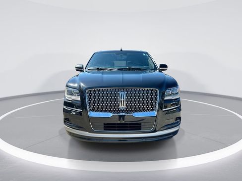 Used 2022 Lincoln Navigator Reserve image 3
