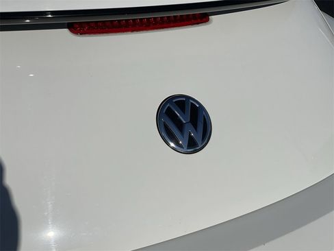 Used 2015 Volkswagen Beetle 1.8T image 6