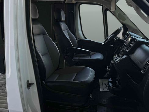 Used 2025 RAM ProMaster 2500 w/ Convenience Group FWD image 16